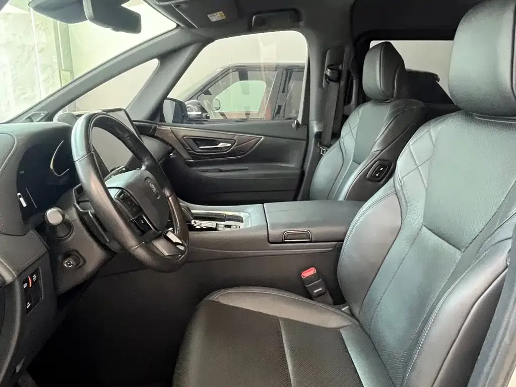 Toyota Vellfire — фото 5