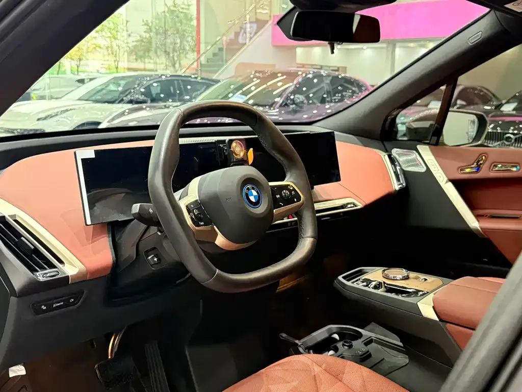 BMW iX M60 — фото 10
