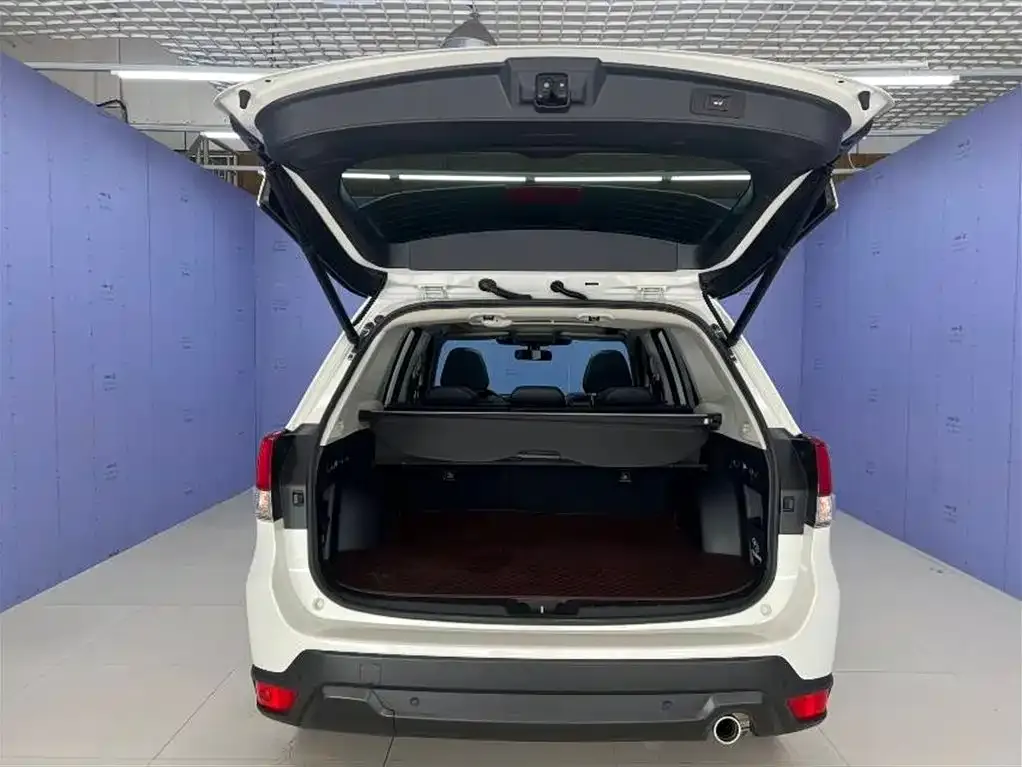 Subaru Forester — фото 4