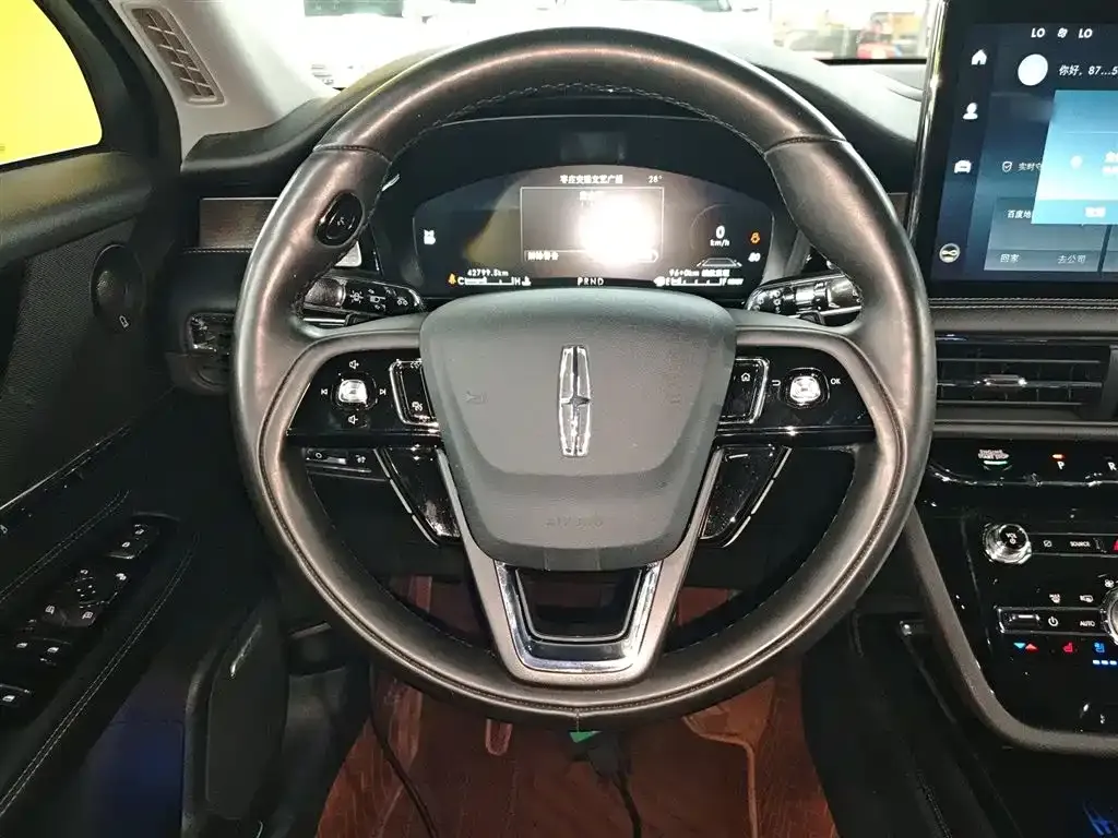 Lincoln Corsair Hybrid — фото 4