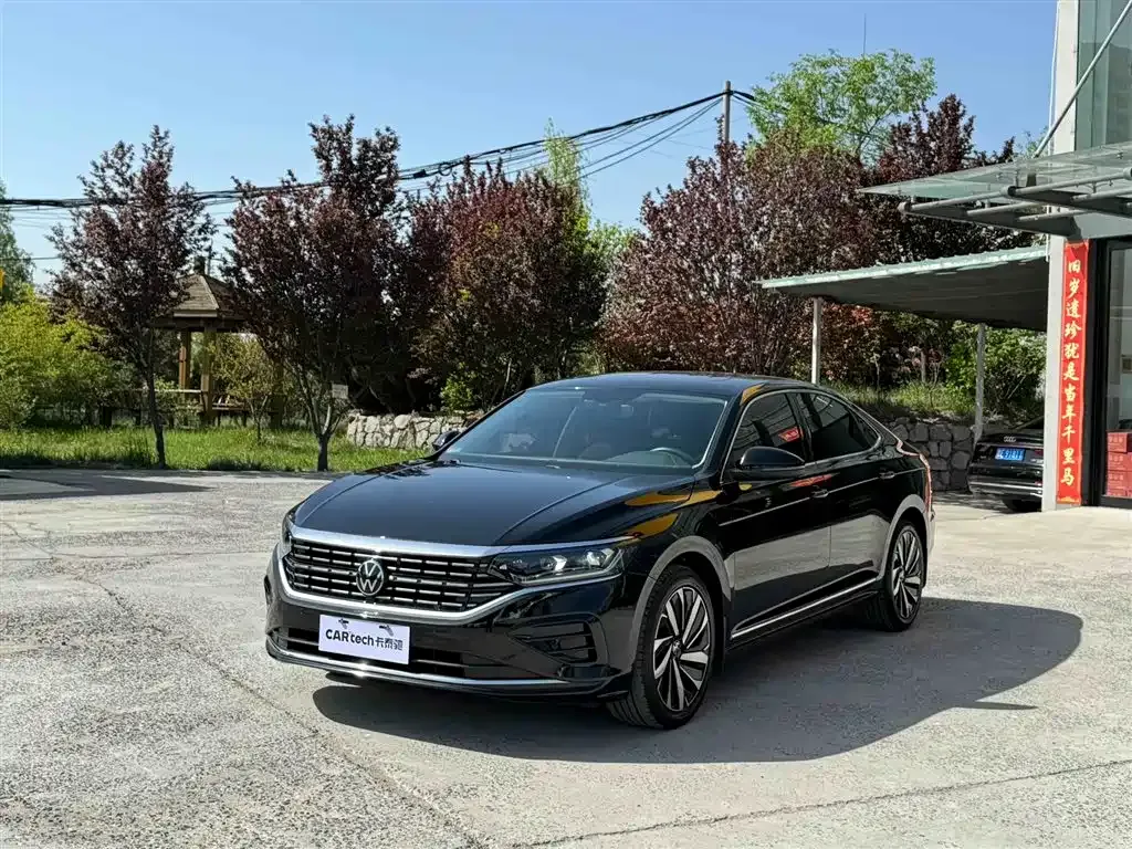 Volkswagen Passat — фото 1