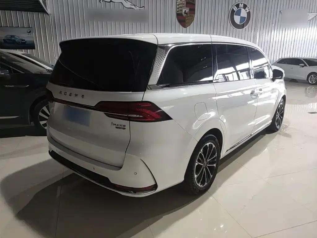 Roewe iMAX8 — фото 7