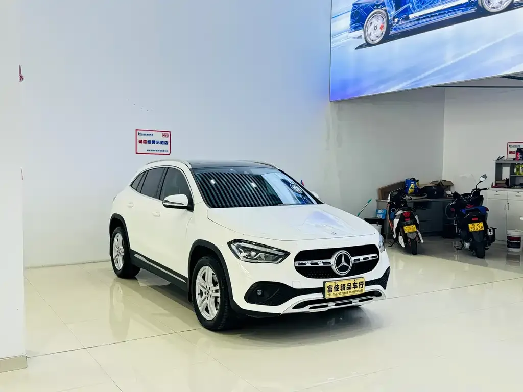 Mercedes-Benz GLA — фото 1