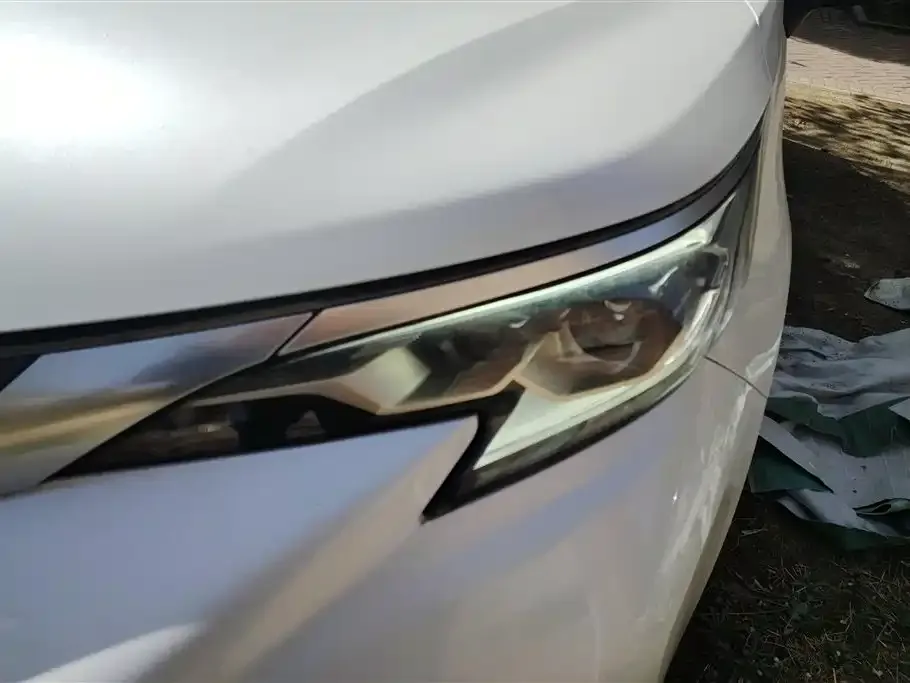 Toyota Granvia — фото 2