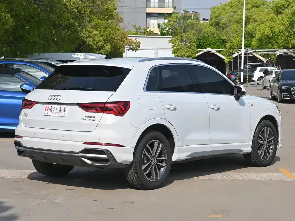 Audi Q3 — фото 10