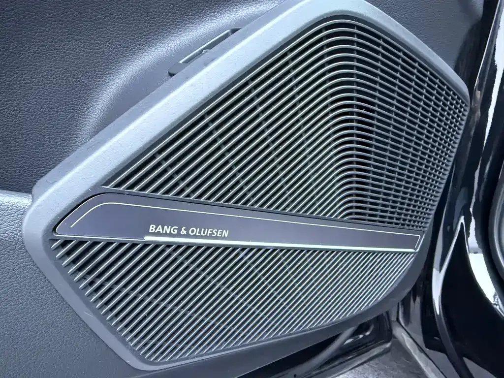 Audi Q5L — фото 10