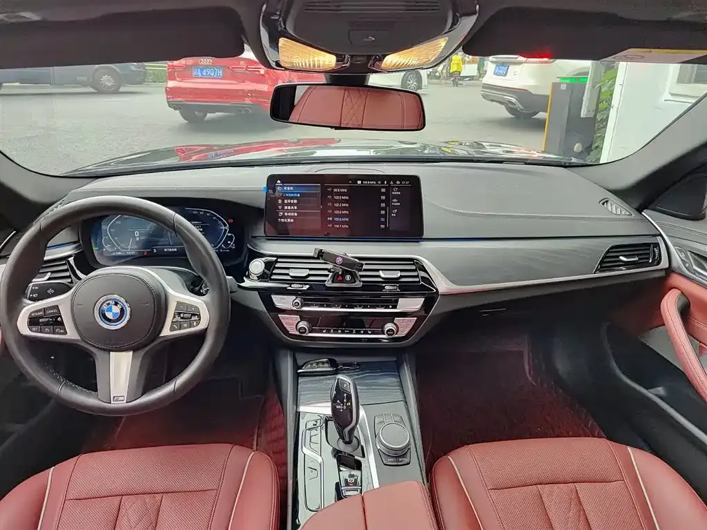 BMW 5 Series New Energy — фото 7