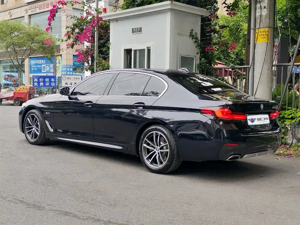 BMW 5 Series New Energy — фото 9