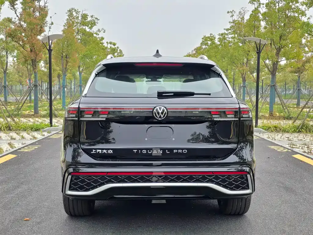 Volkswagen Tiguan L — фото 8