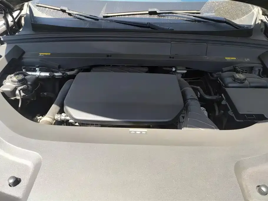 Li Auto L8 — фото 7