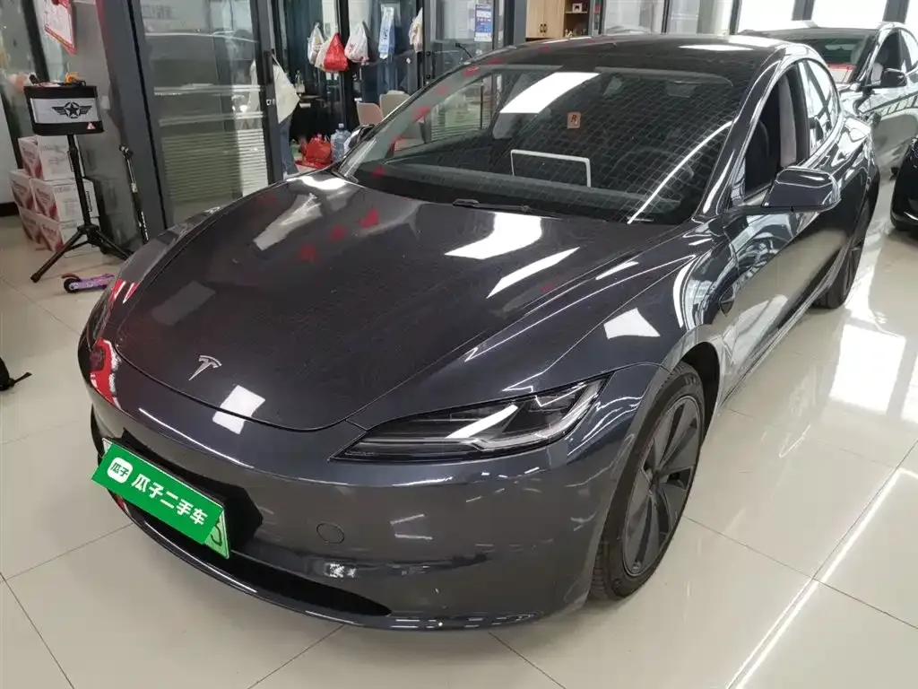 Tesla Model 3 — фото 1