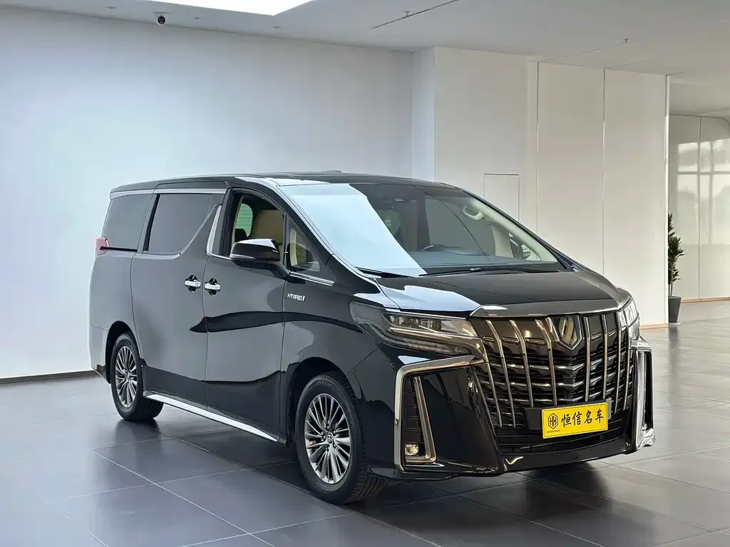 Toyota Alphard — фото 5