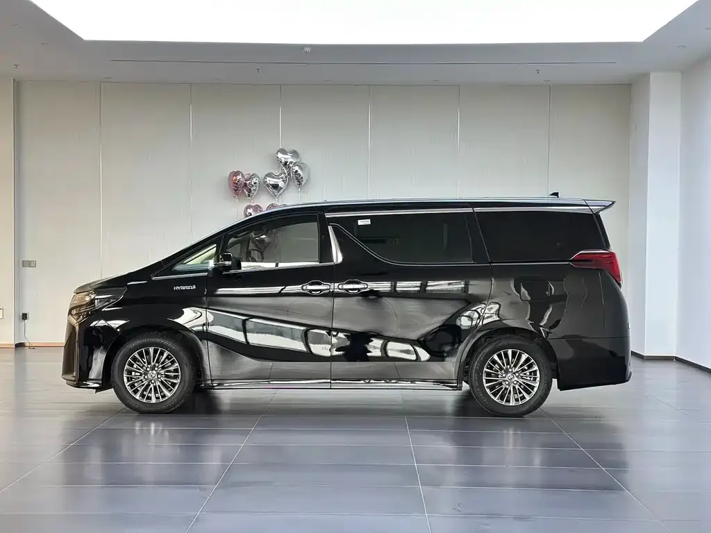 Toyota Alphard — фото 6
