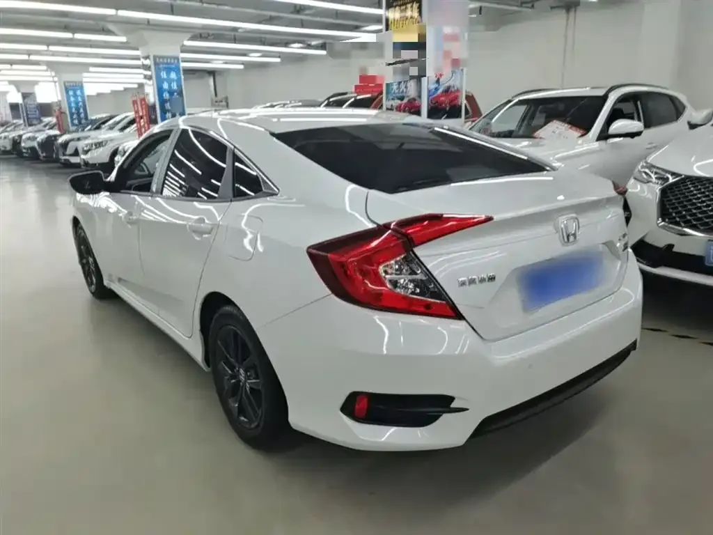Honda Civic — фото 8