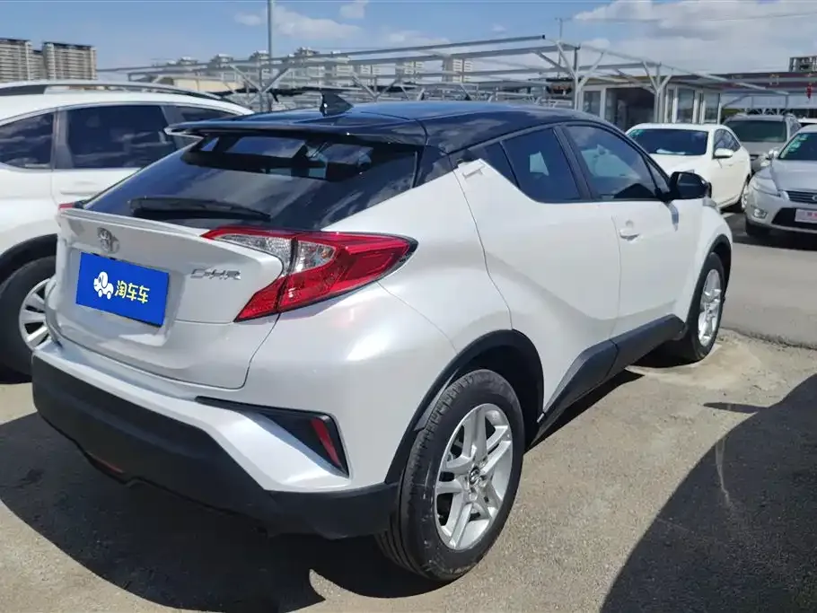 Toyota C-HR — фото 9