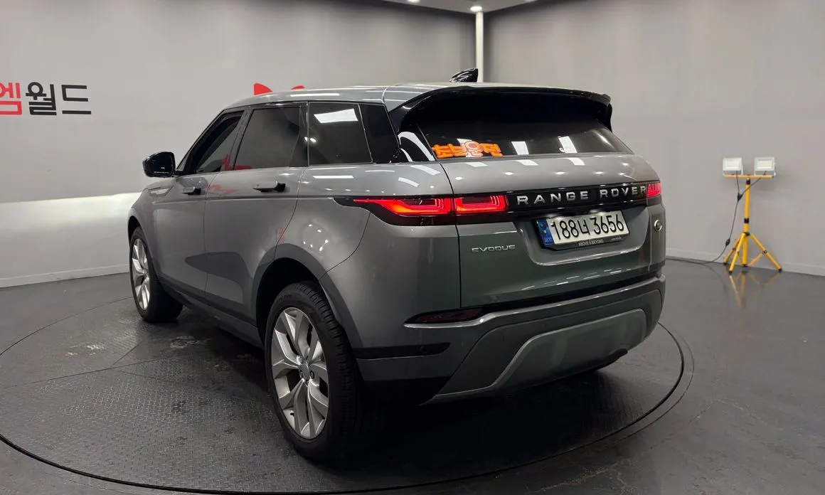 Land Rover Range Rover Evoque — фото 9