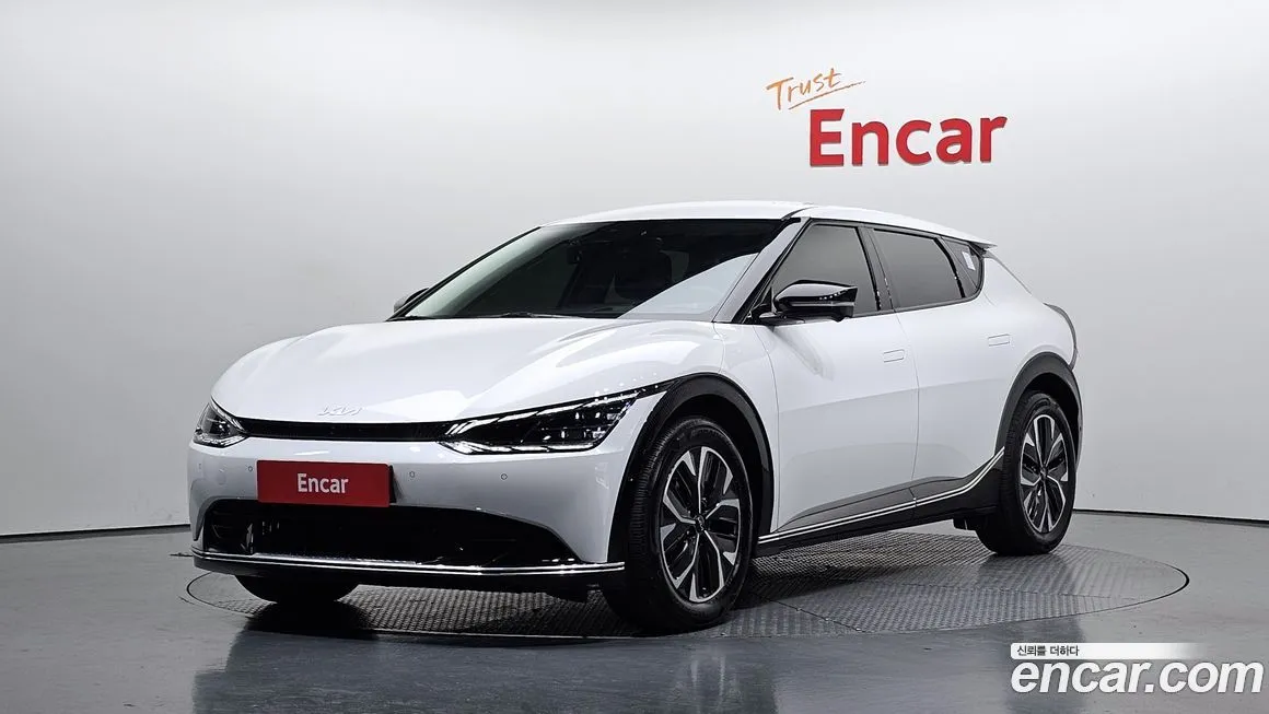 Kia EV6 — фото 1