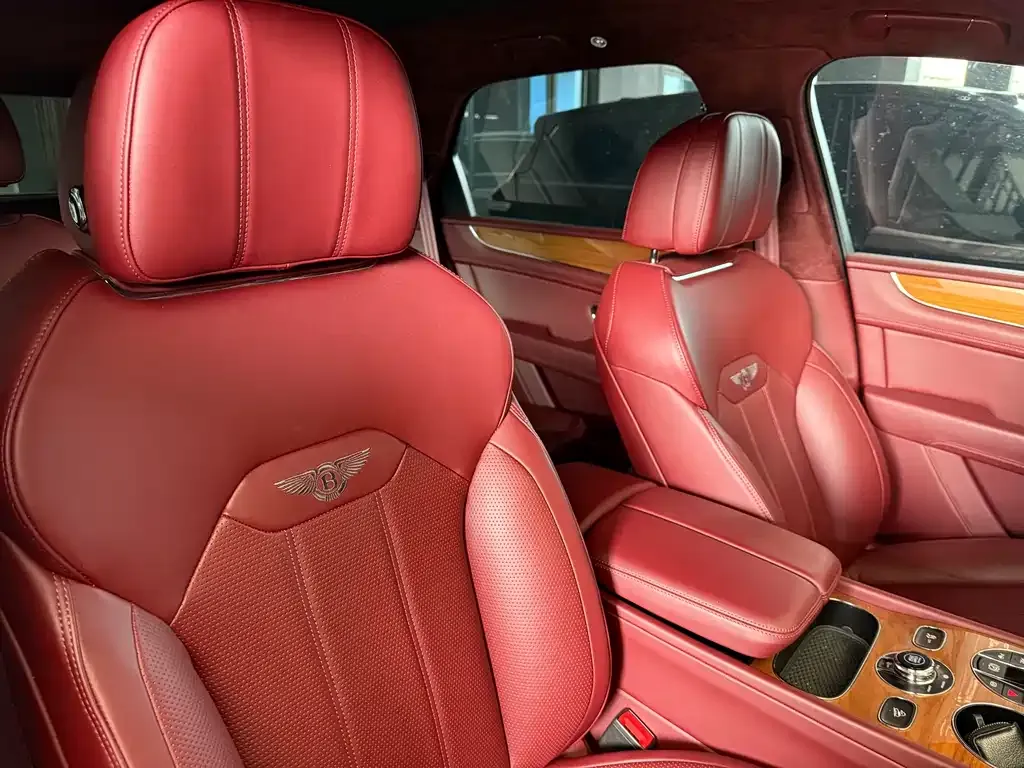 Bentley Bentayga — фото 10