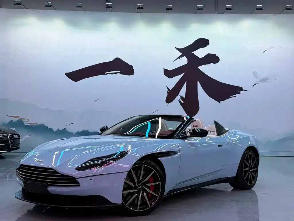 Aston Martin DB11 — фото 1
