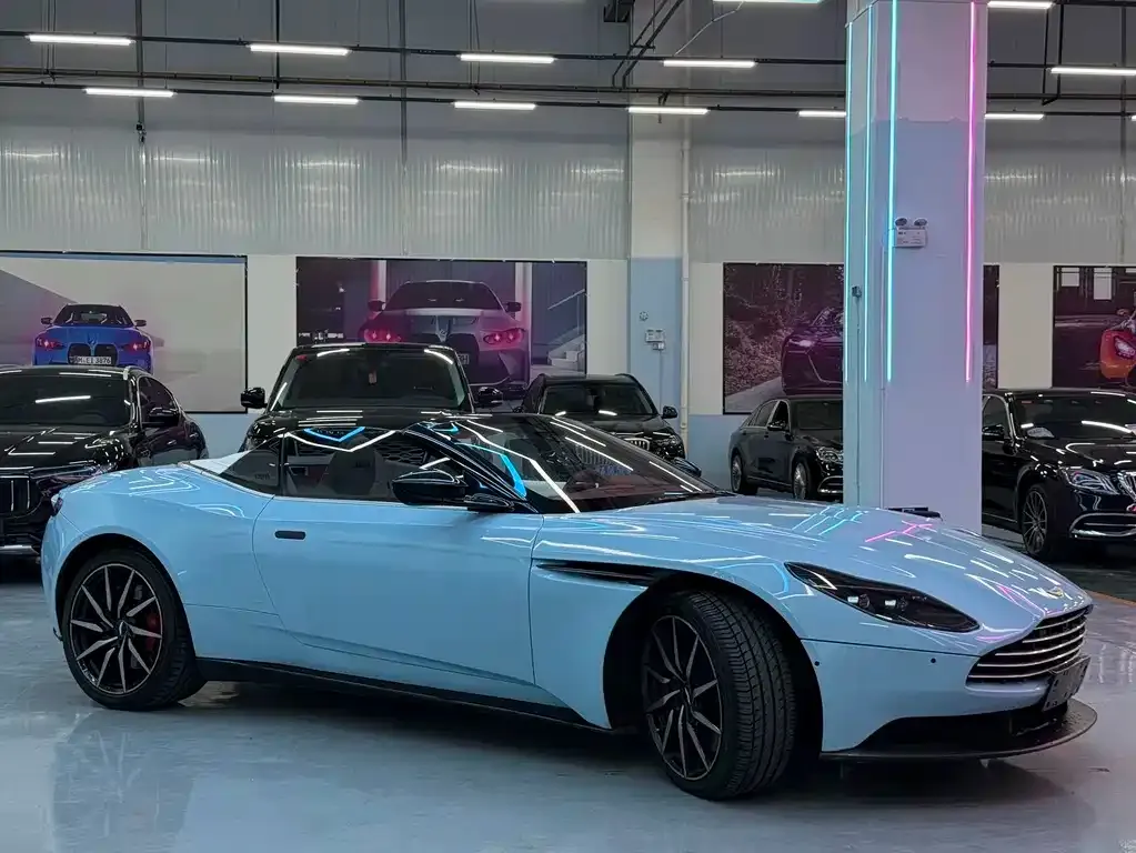 Aston Martin DB11 — фото 2