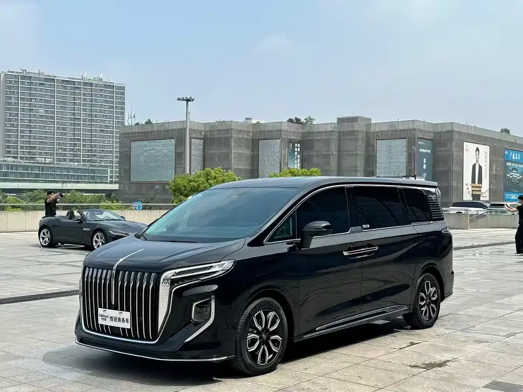 Hongqi HQ9 — фото 1