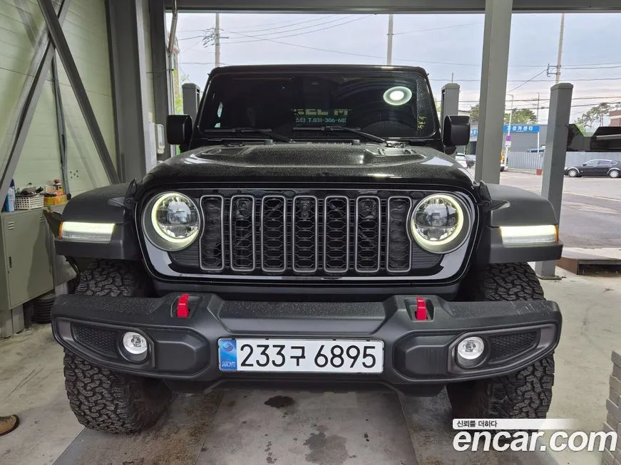Jeep Wrangler — фото 1
