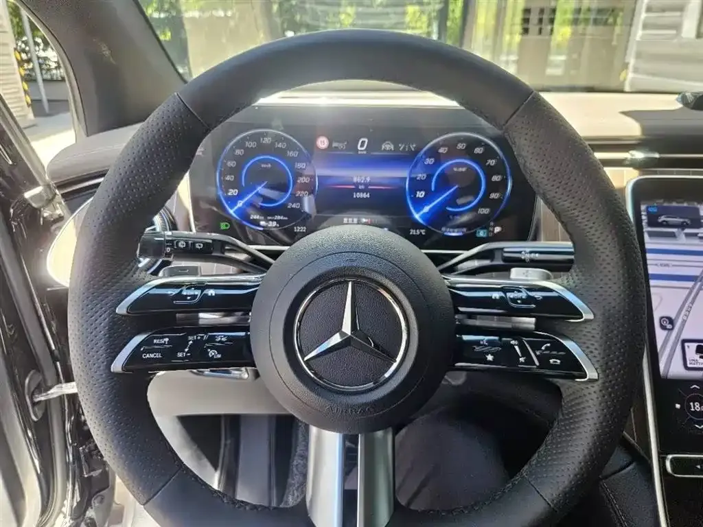 Mercedes-Benz EQE SUV — фото 2