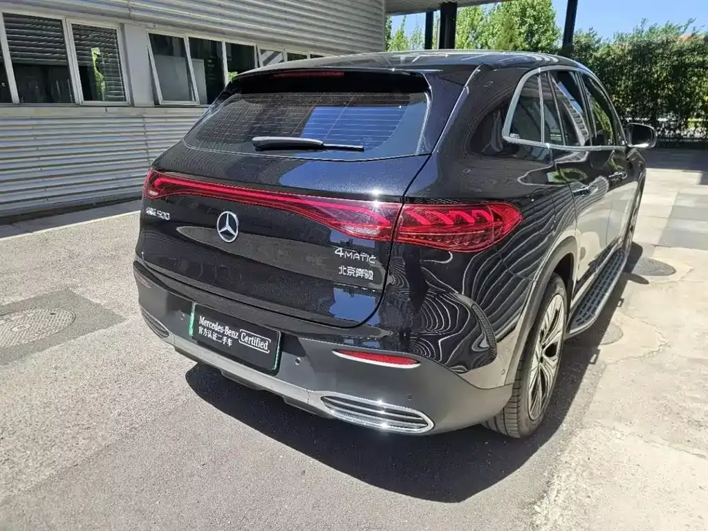 Mercedes-Benz EQE SUV — фото 8