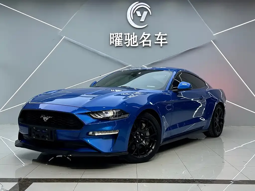 Ford Mustang — фото 1