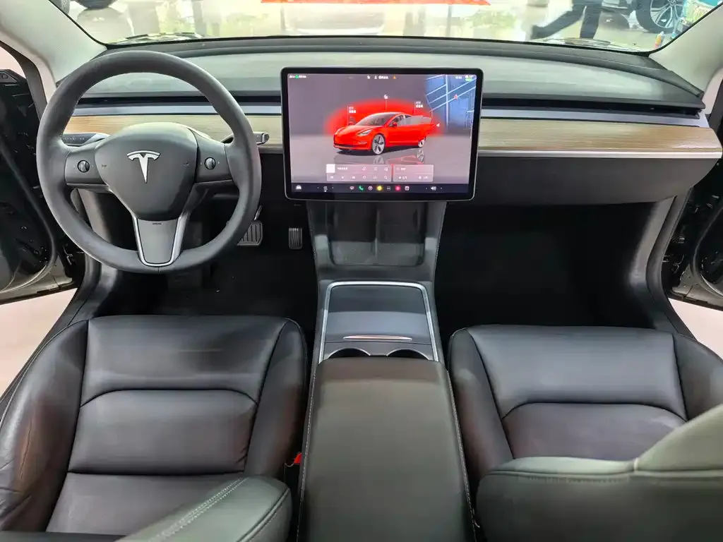 Tesla Model 3 — фото 2