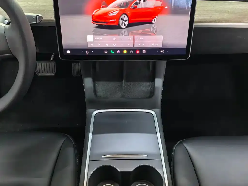Tesla Model 3 — фото 3