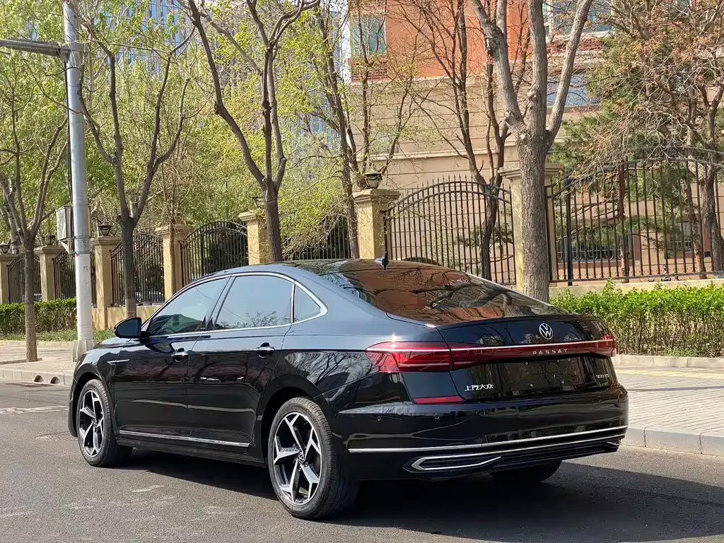 Volkswagen Passat — фото 9