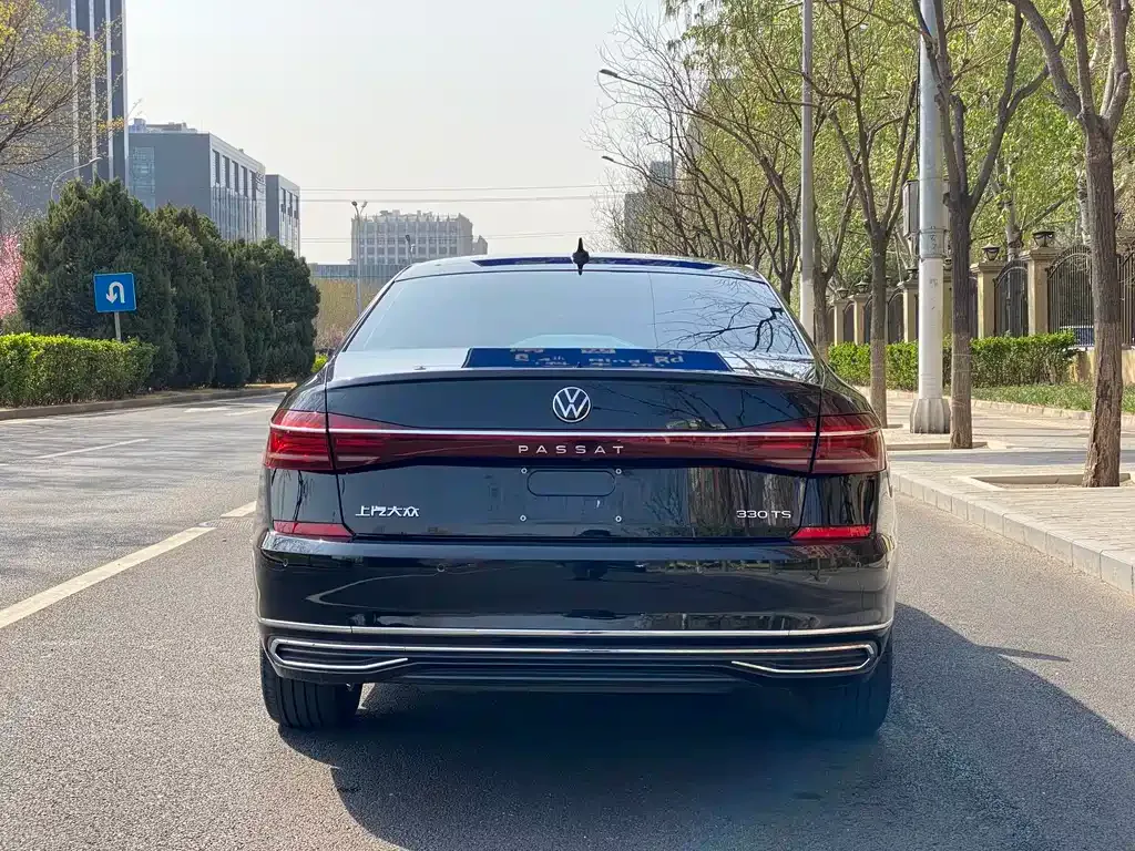 Volkswagen Passat — фото 4