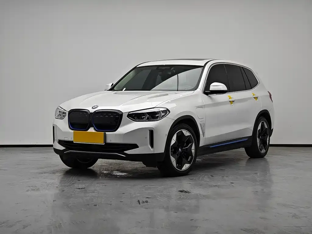 BMW iX3 — фото 1
