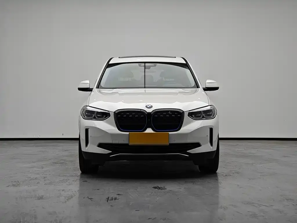 BMW iX3 — фото 4