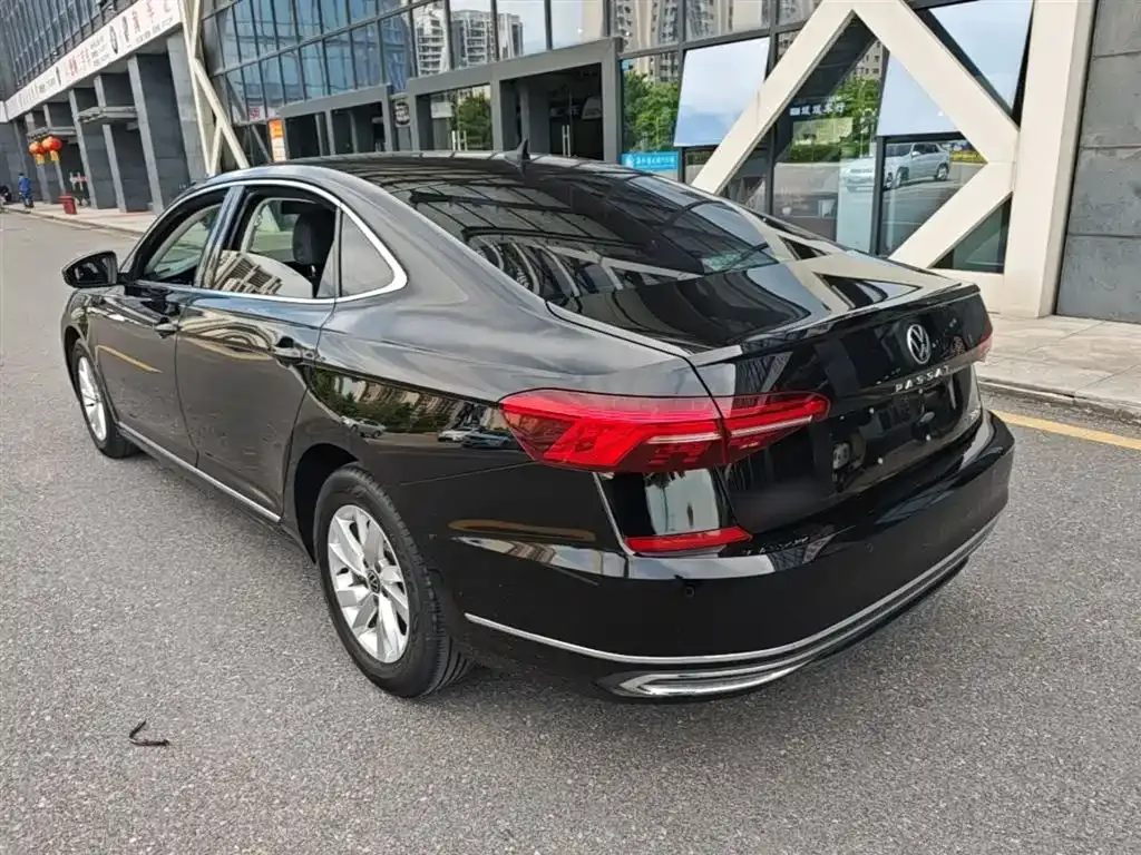 Volkswagen Passat — фото 10