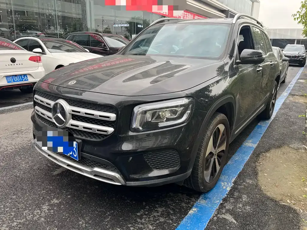 Mercedes-Benz GLB — фото 1
