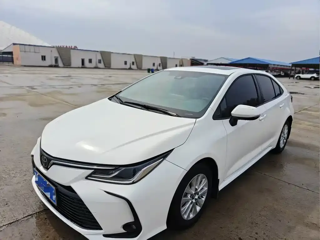 Toyota Corolla — фото 1