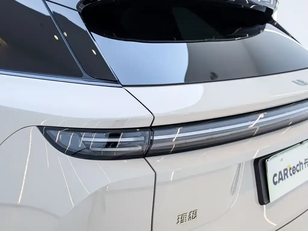 Li Auto i6 — фото 7