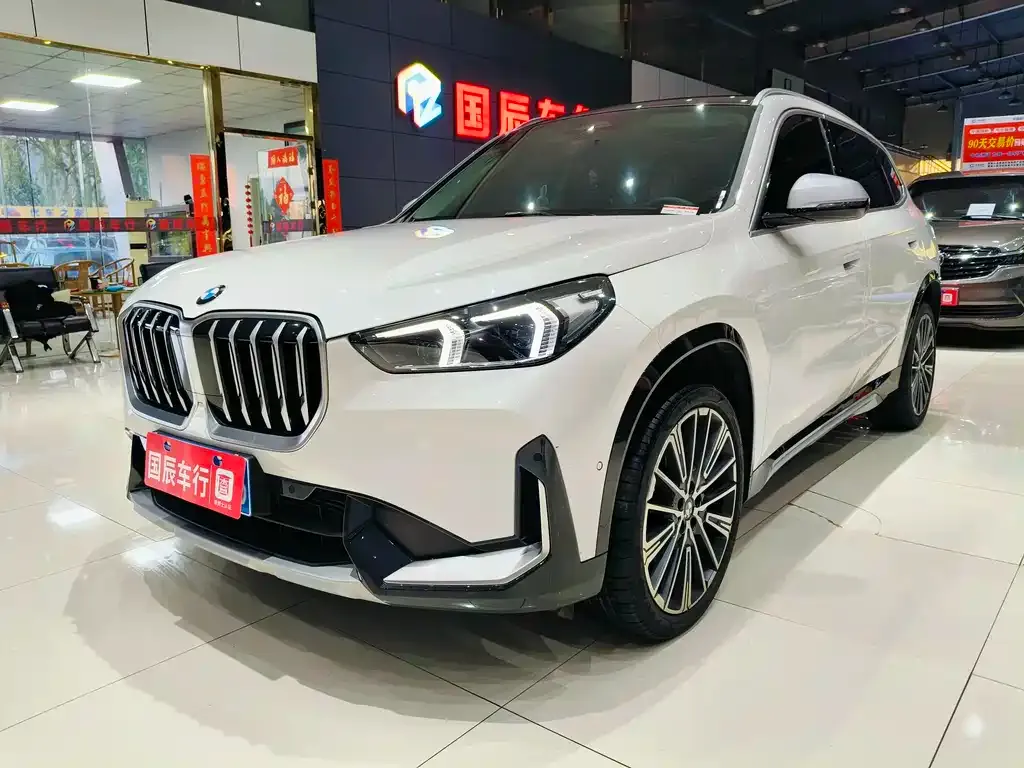 BMW X1 — фото 1