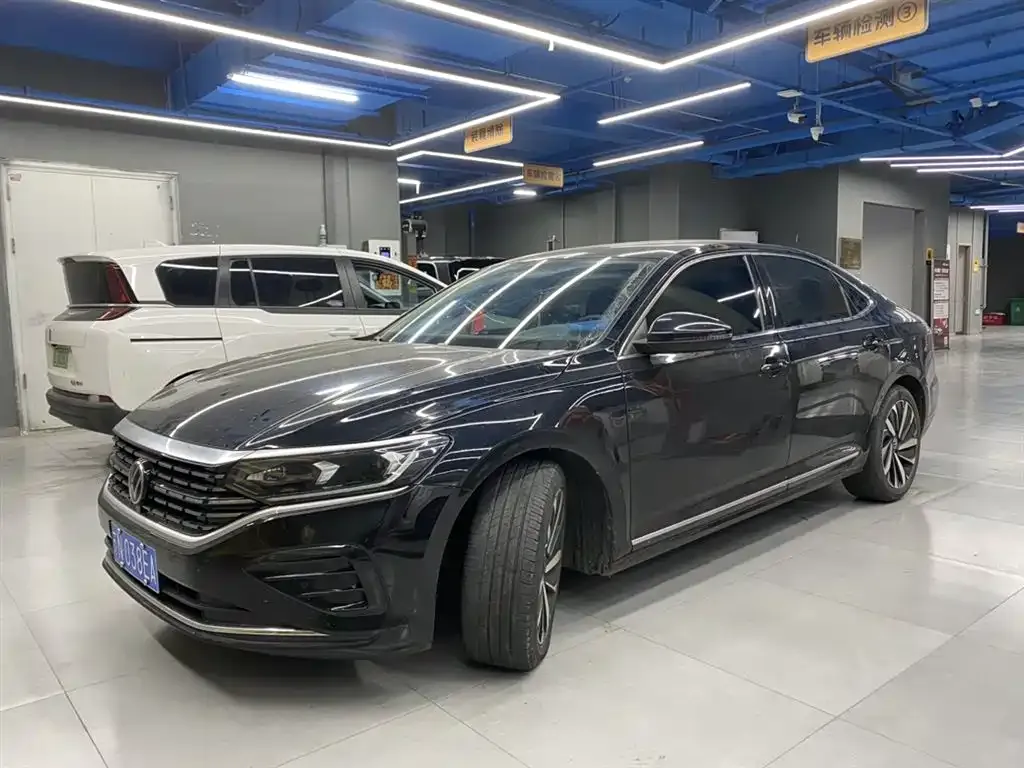Volkswagen Passat — фото 1