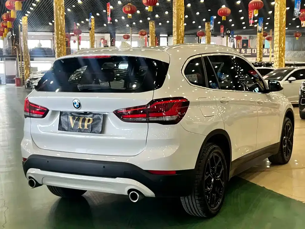 BMW X1 — фото 7
