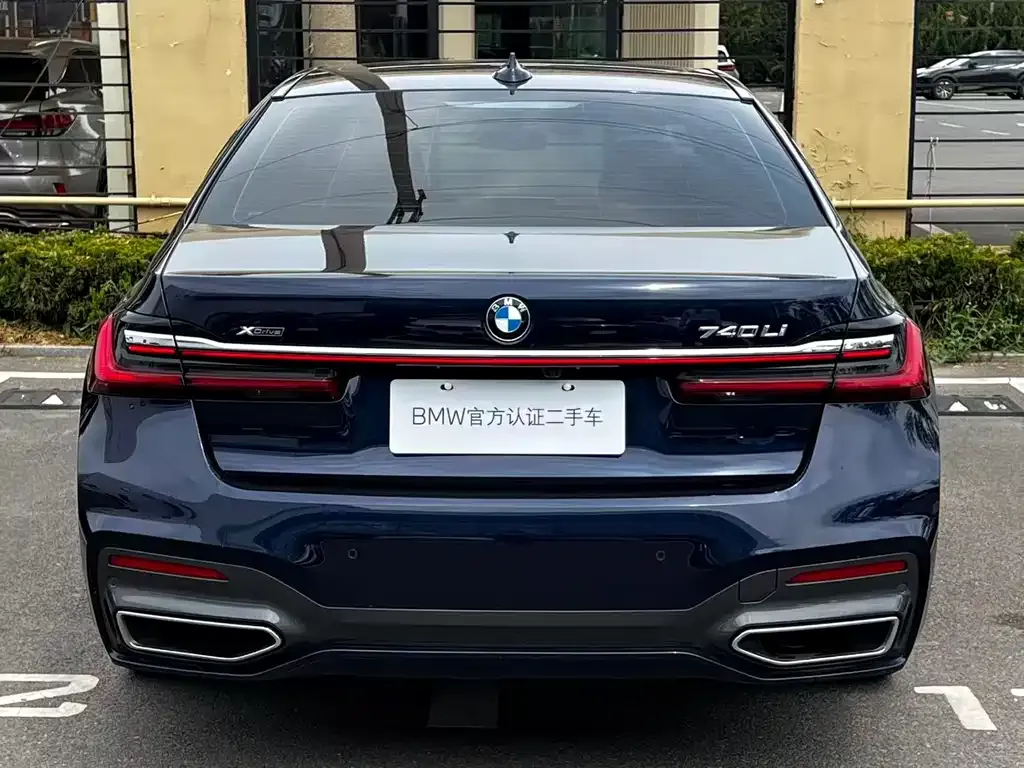 BMW 7 Series — фото 2
