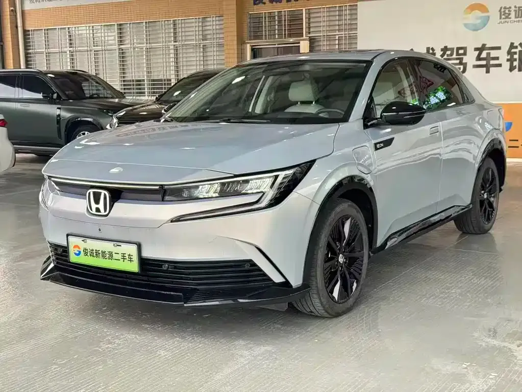Honda e:NP2 — фото 1