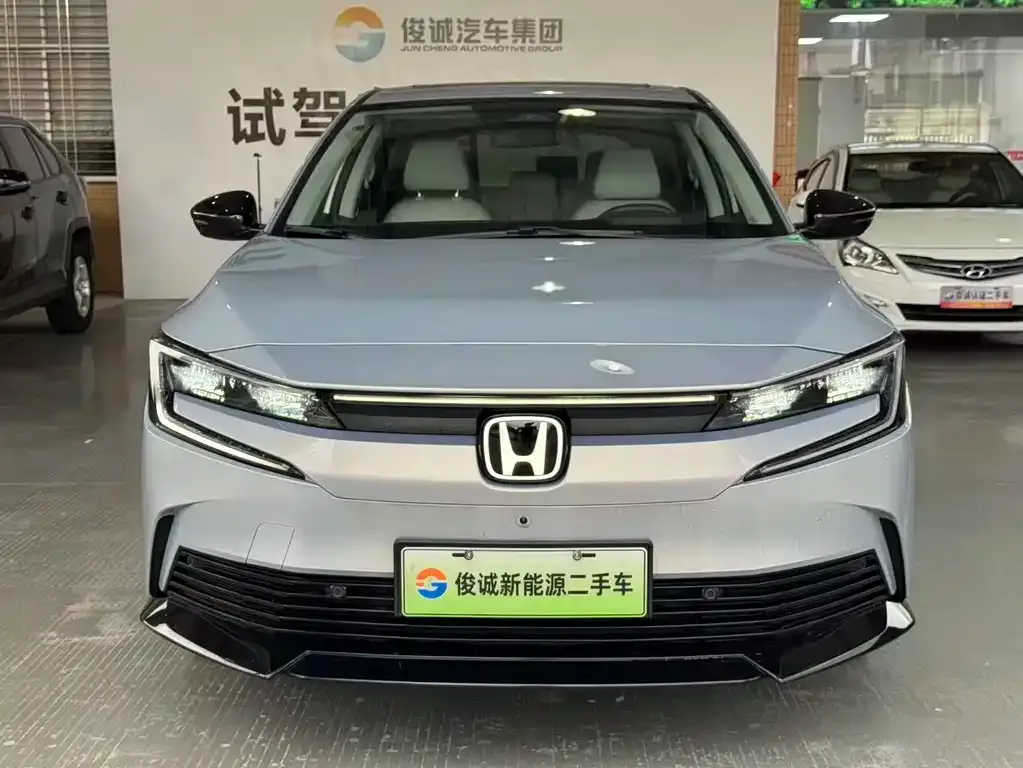 Honda e:NP2 — фото 2