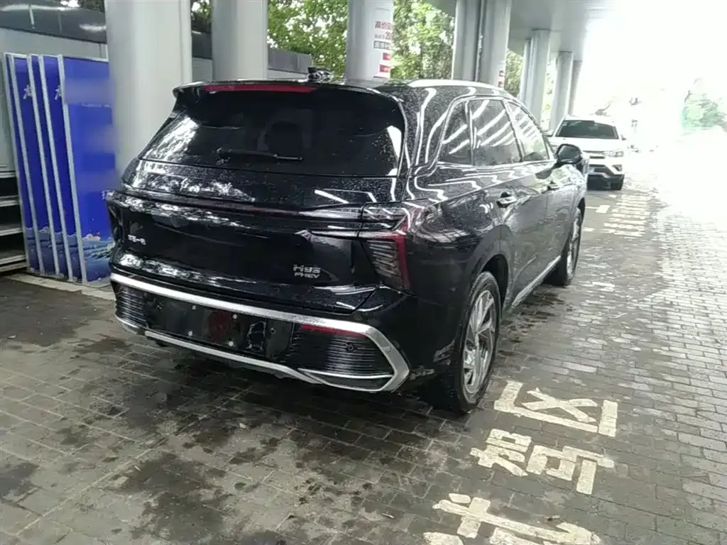 Hongqi HS3 PHEV — фото 8
