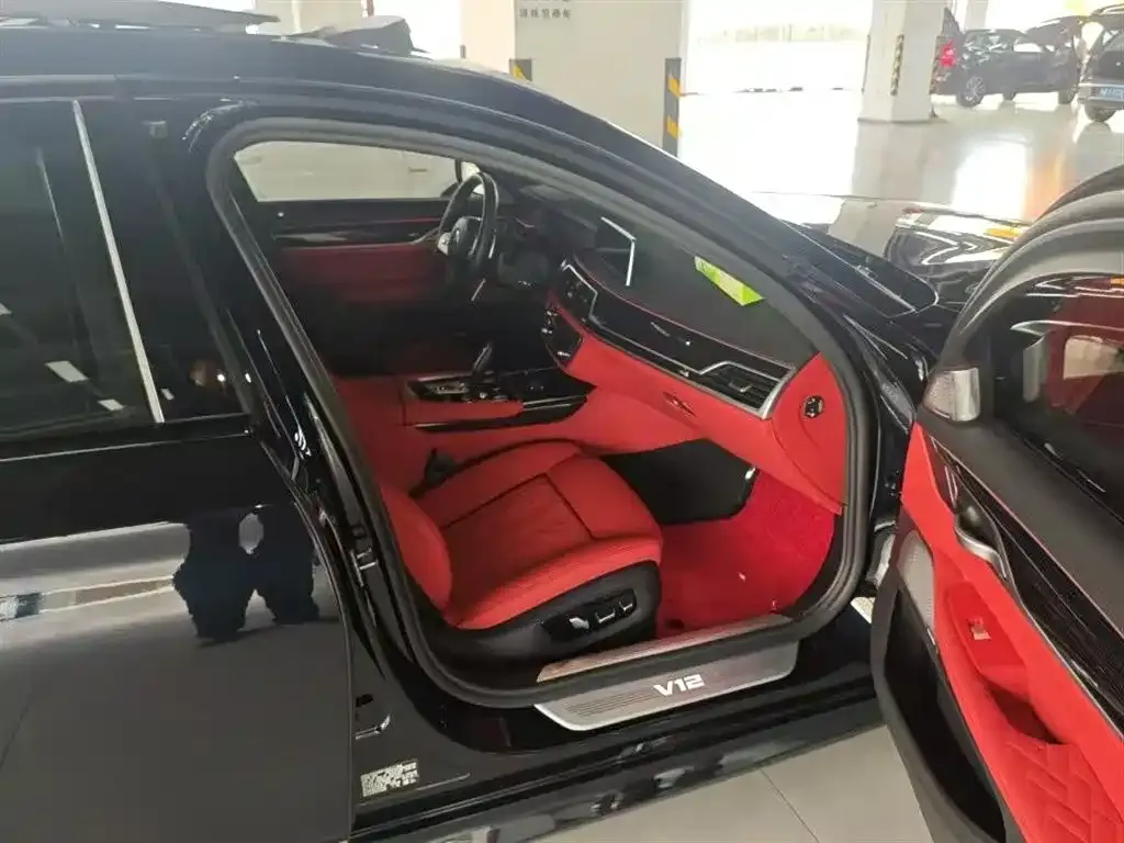 BMW 7 Series — фото 7