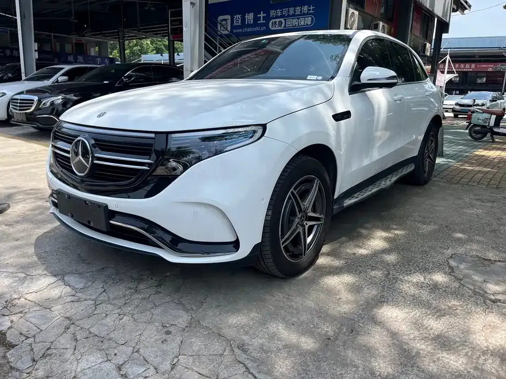 Mercedes-Benz EQC — фото 1
