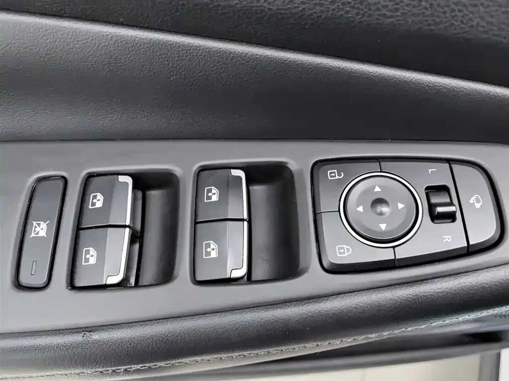 Hyundai Santa Fe — фото 9