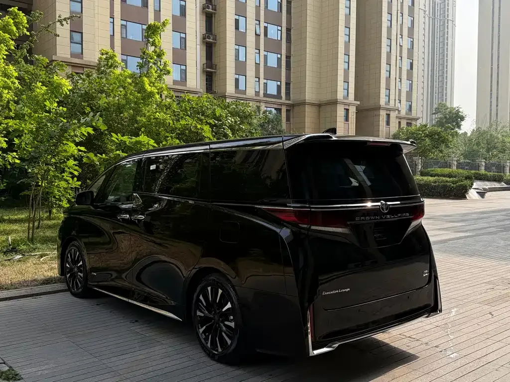 Toyota Vellfire — фото 9